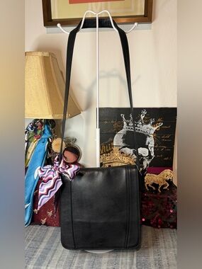 Coach 1998 Vintage Lexington Flap Leather Messenger Bag